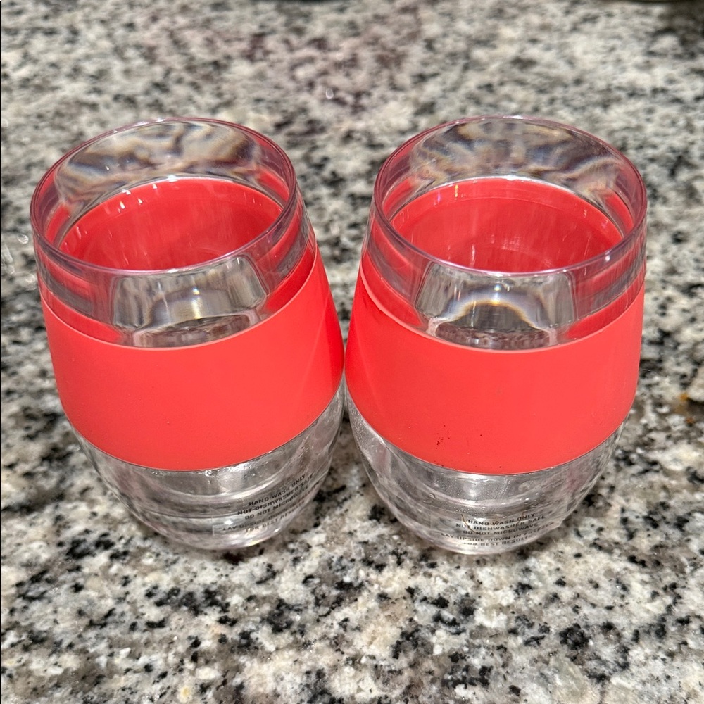 2 gel freeze wine glasses